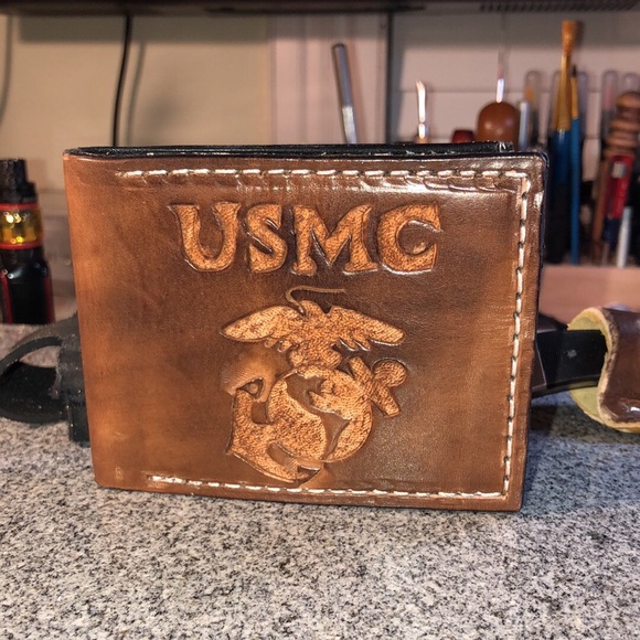 Men’s wallets - Picture 1 of 8